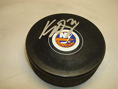 Хокейна шайба Ню Йорк Айлъндърс с автограф на Кайл Окпосо с автограф 1C - за Миене на НХЛ с автограф