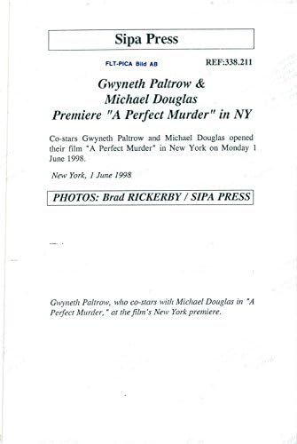 Реколта снимка Гуинет Полтроу се появи на нюйоркската премиера на филма Идеалното убийство