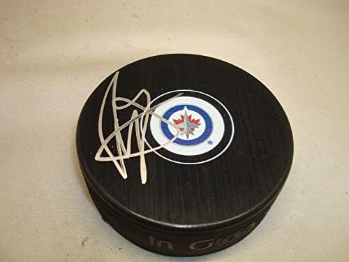Тайлър Майерс подписа хокей шайба Winnipeg Дюзи с автограф 1G - за Миене на НХЛ с автограф