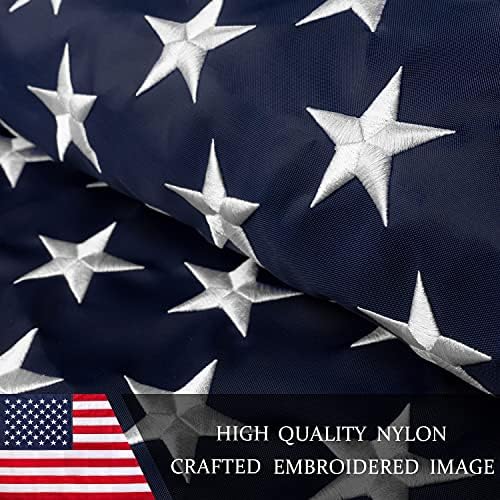 Този американски флаг с размери 5x8 метра за улица, произведени в САЩ от здрава, трайни, ултра силна 420D