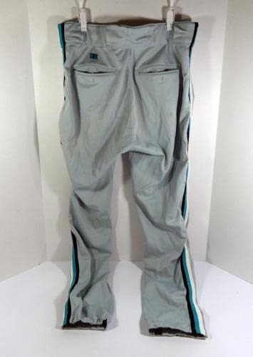 2001 Florida Марлини Charles Johnson # Сиви Панталони, които се Използват в играта 38 DP36454 - Използваните в играта панталони MLB